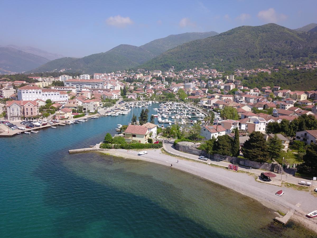 Villa Royal Apartments Tivat Buitenkant foto