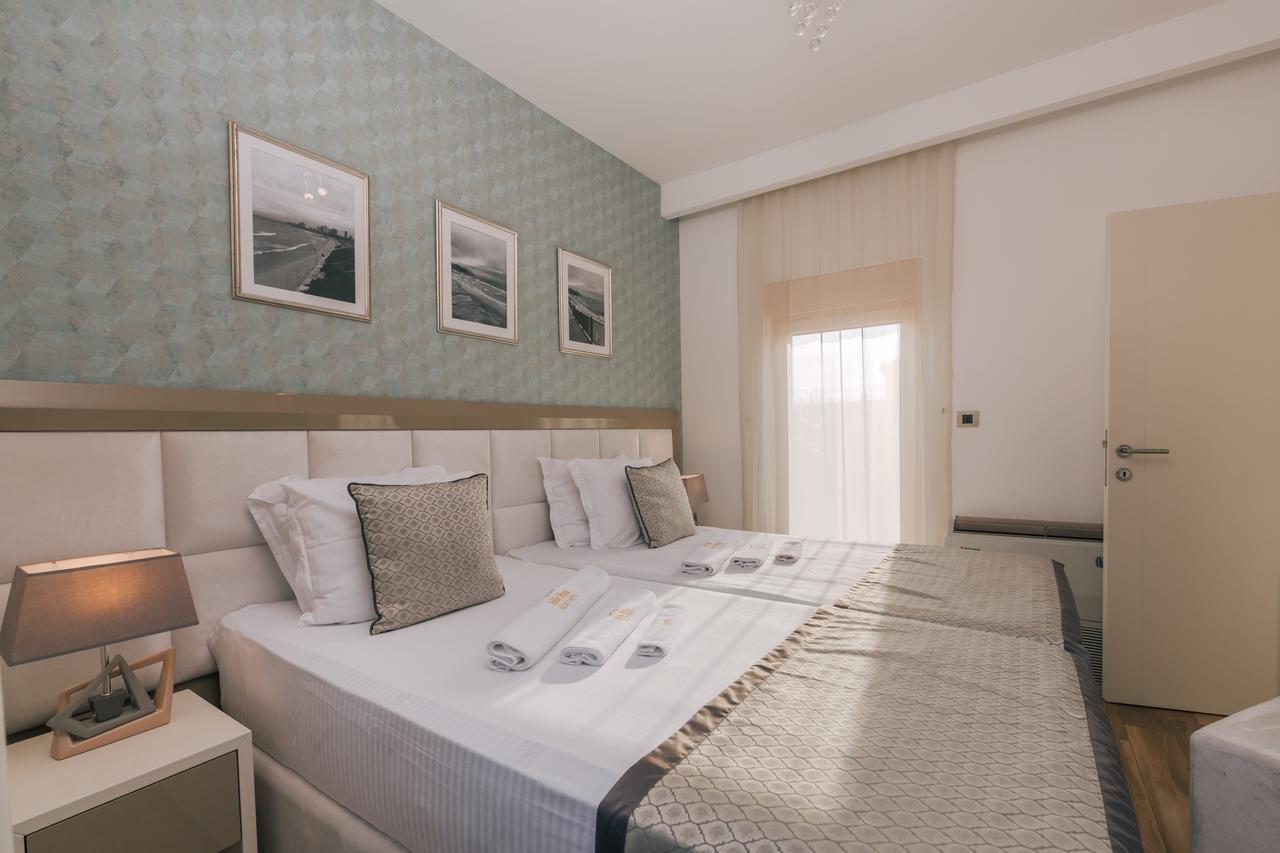 Villa Royal Apartments Tivat Buitenkant foto