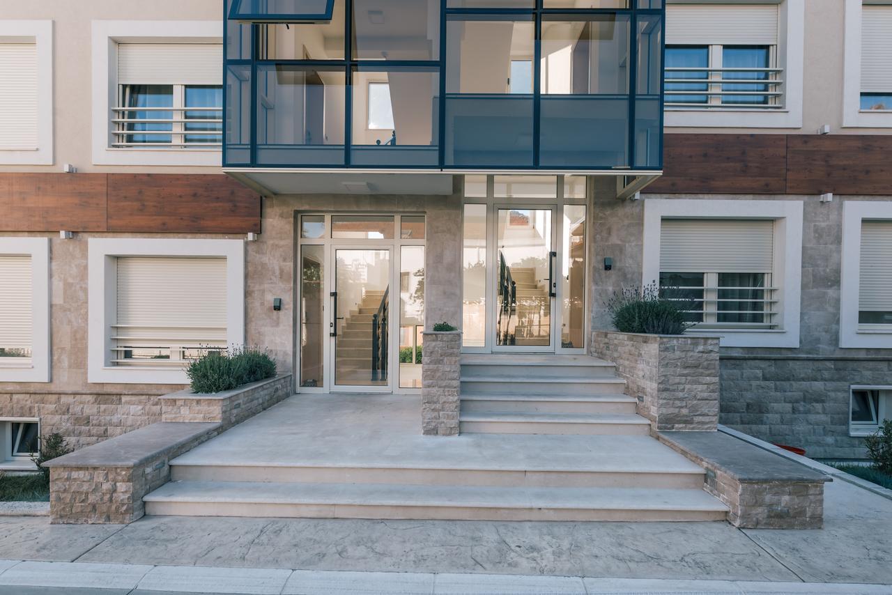 Villa Royal Apartments Tivat Buitenkant foto