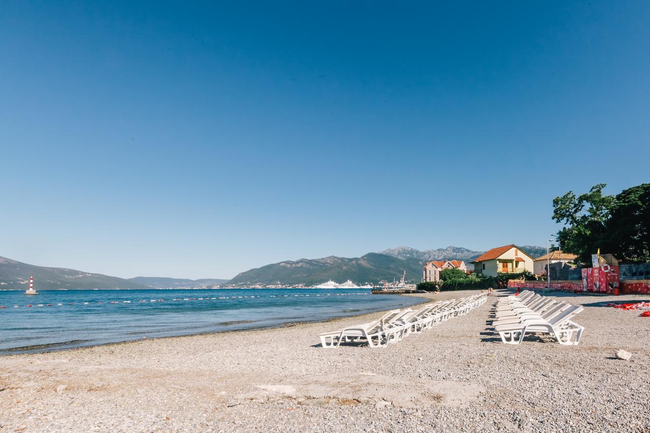 Villa Royal Apartments Tivat Buitenkant foto