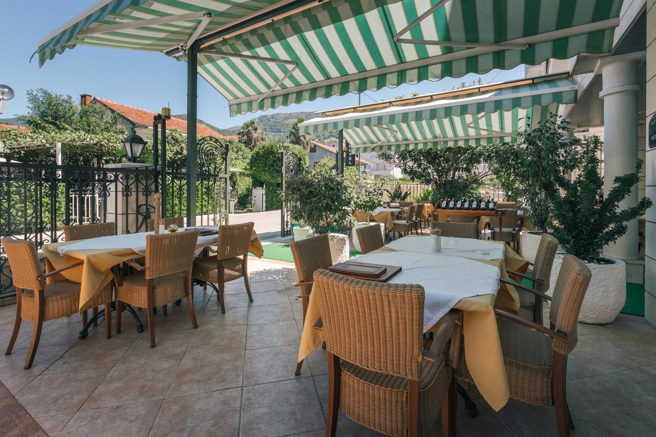 Villa Royal Apartments Tivat Buitenkant foto