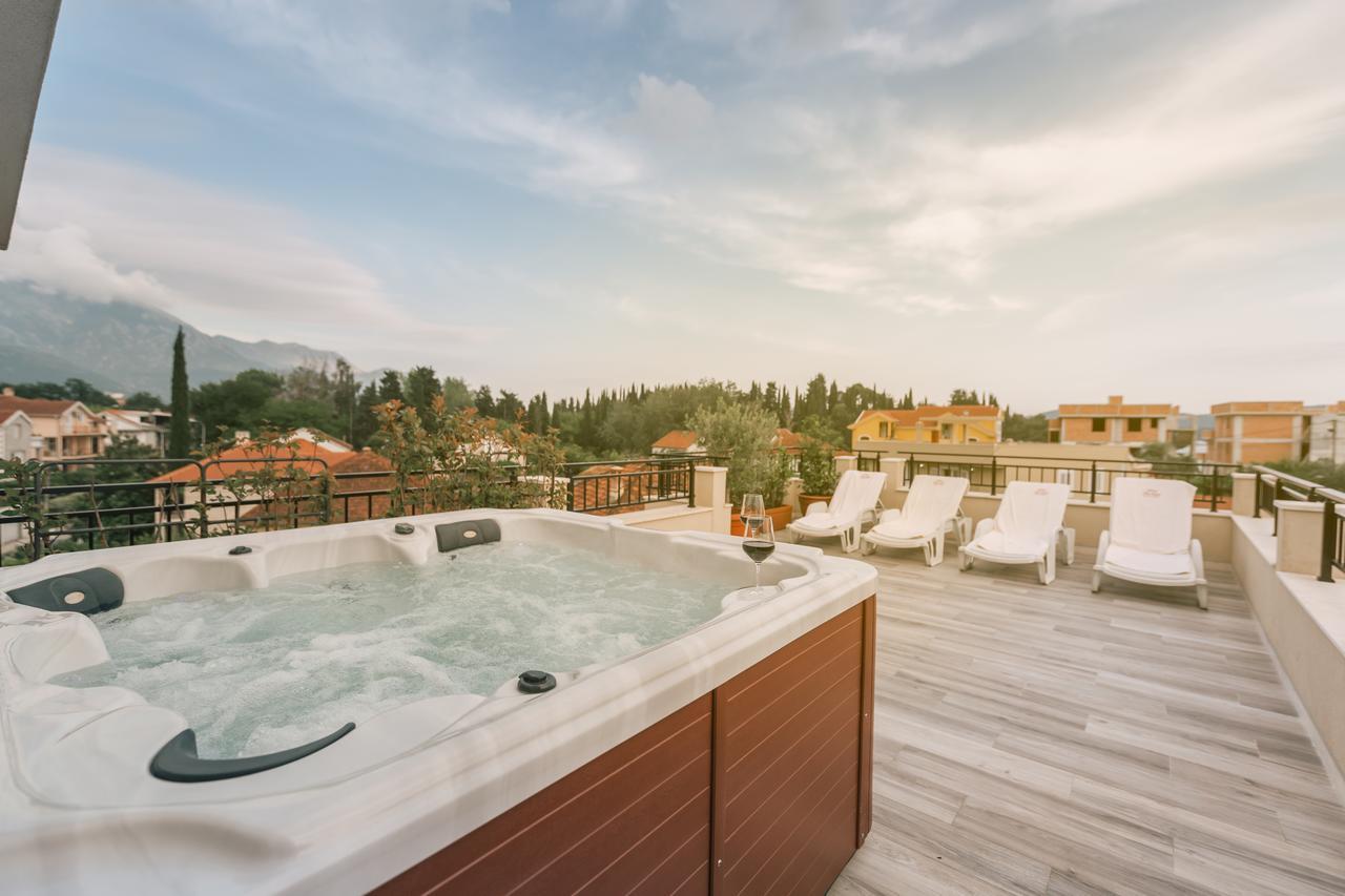Villa Royal Apartments Tivat Buitenkant foto
